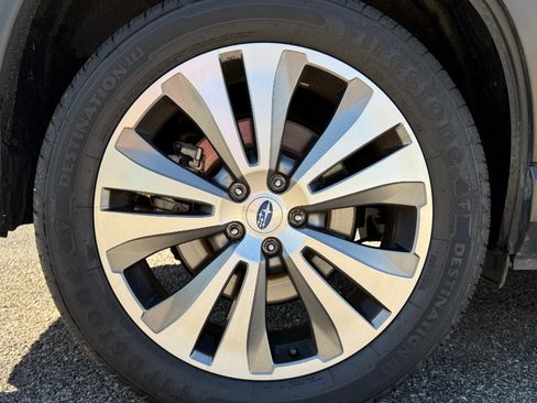 Used 2022 Subaru Ascent Limited image 25