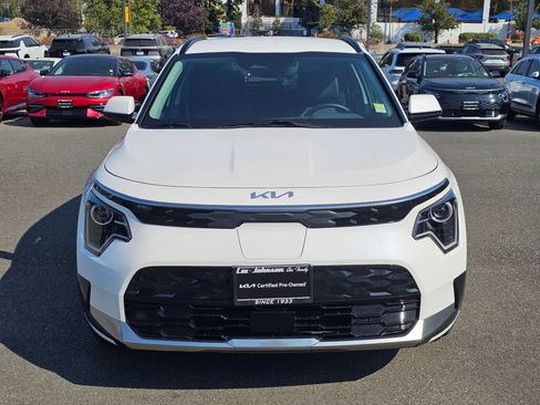 Certified 2024 Kia Niro Wind w/ Wind Preserve Package FWD image 2
