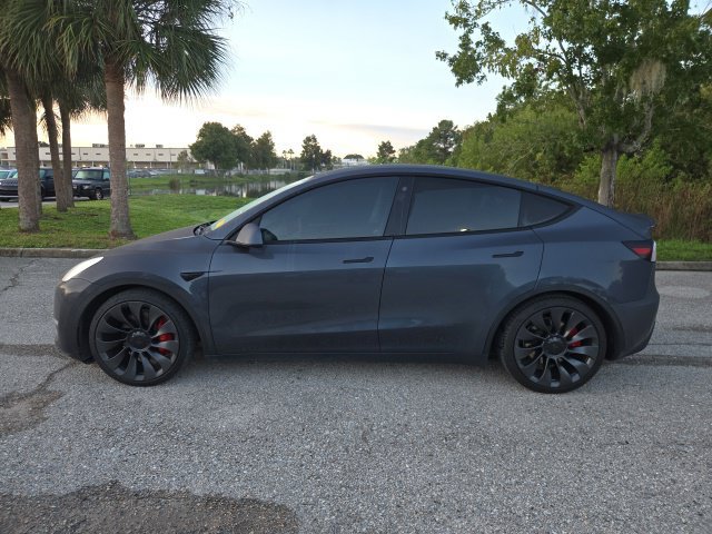 Used 2023 Tesla Model Y Performance AWD/4WD image 2