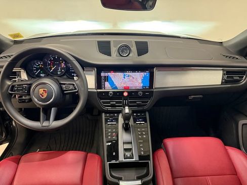 Used 2026 Porsche Macan AWD/4WD image 12