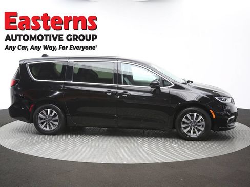 Used 2024 Chrysler Pacifica Limited FWD image 46