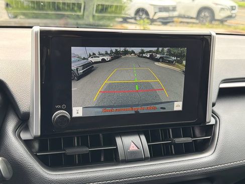 Used 2025 Toyota RAV4 XLE AWD/4WD image 26