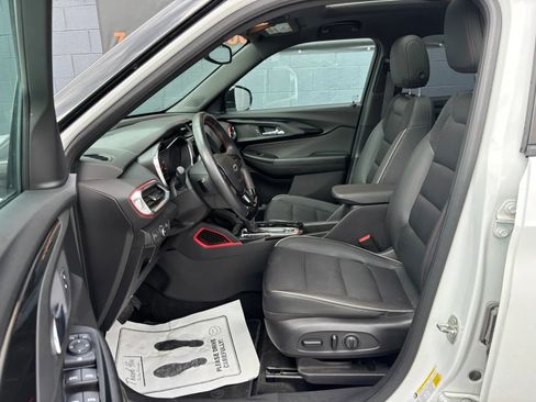 Used 2021 Chevrolet TrailBlazer RS w/ Sun and Liftgate Package image 18