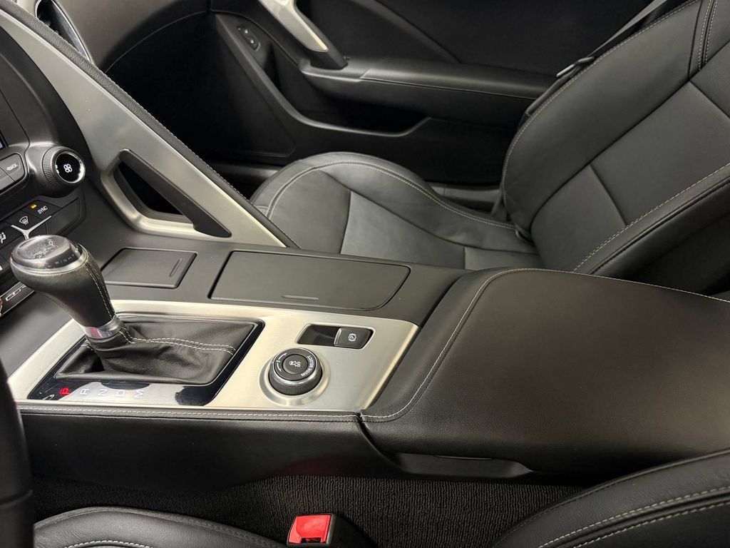 Used 2016 Chevrolet Corvette Stingray Convertible RWD image 14