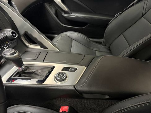 Used 2016 Chevrolet Corvette Stingray Convertible RWD image 14