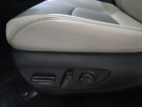 Used 2022 Toyota RAV4 XLE Premium AWD/4WD image 25