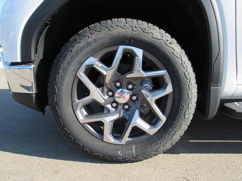 Used 2026 GMC Sierra 1500 SLT w/ SLT Premium Plus Package image 8