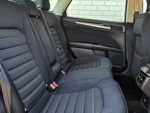 Used 2015 Ford Fusion SE FWD image 13