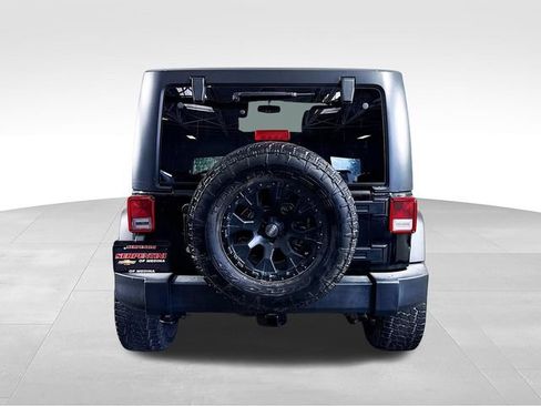 Used 2017 Jeep Wrangler Unlimited Rubicon AWD/4WD image 9