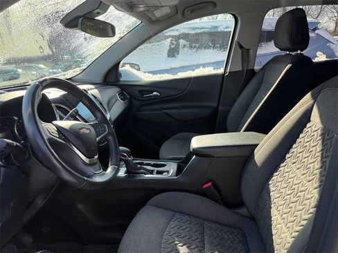 Used 2022 Chevrolet Equinox LT image 12