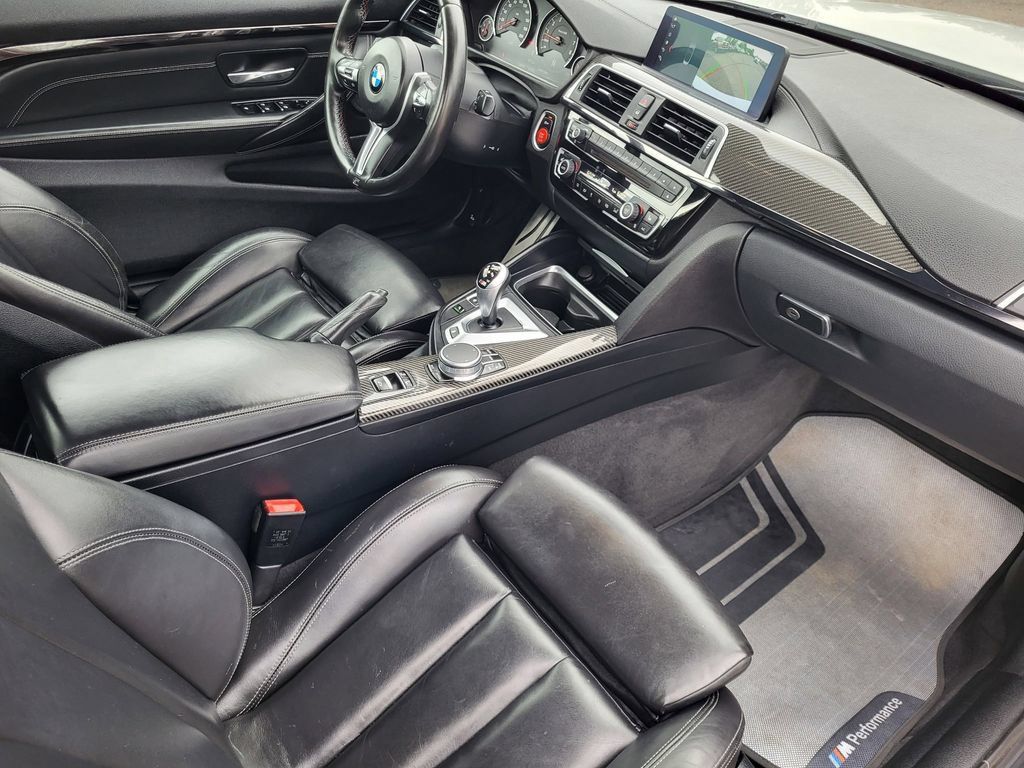 Used 2020 BMW M4 Convertible RWD image 18