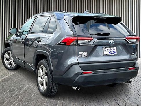 Used 2021 Toyota RAV4 XLE Premium image 24