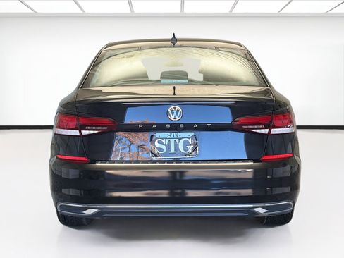Used 2022 Volkswagen Passat 2.0T SE image 5