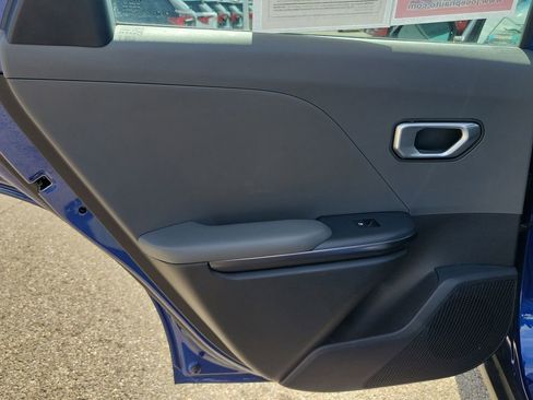 Used 2025 Kia K4 LXS image 14