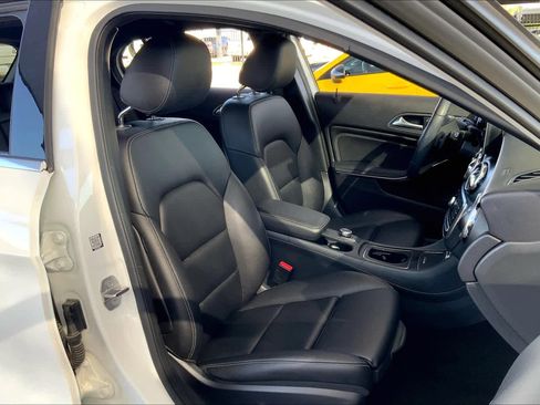 Certified 2020 Mercedes-Benz GLA 250 4MATIC image 8