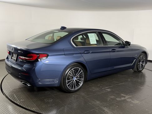 Certified 2023 BMW 530e xDrive w/ Premium Package AWD/4WD image 4