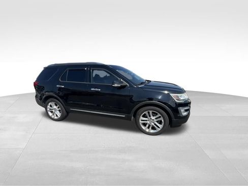 Used 2017 Ford Explorer Limited FWD image 22