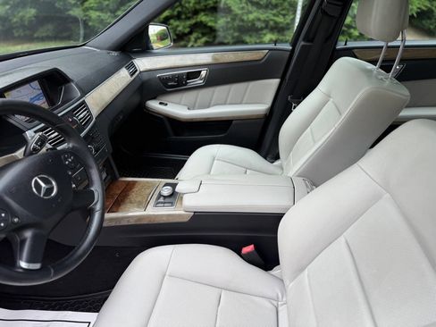 Used 2011 Mercedes-Benz E 350 4MATIC Sedan image 24