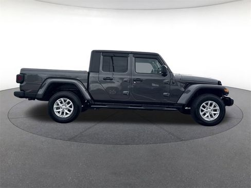 Used 2023 Jeep Gladiator Sport image 6
