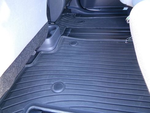 Used 2021 Toyota Sienna LE AWD/4WD image 30