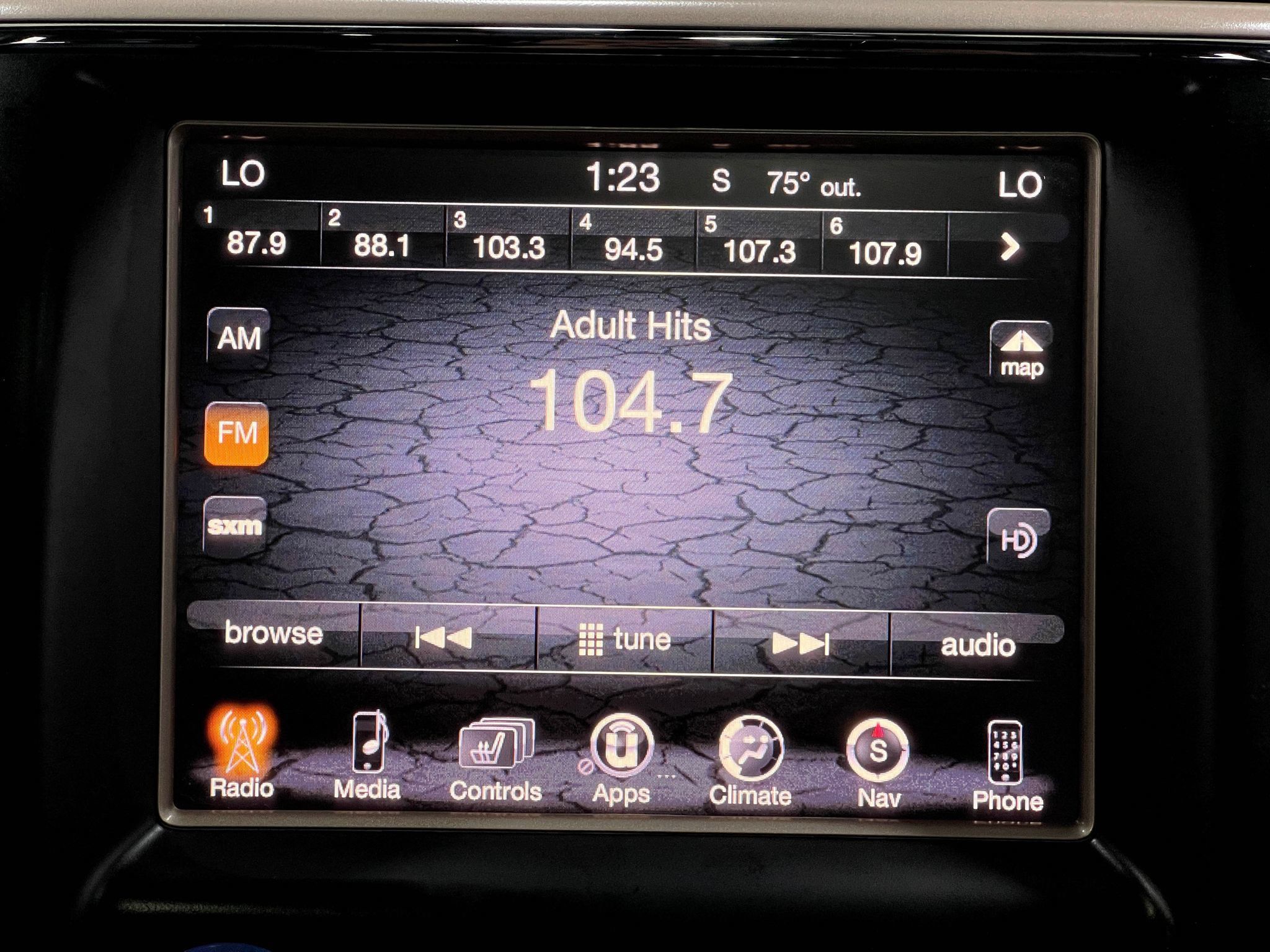 Used 2017 Jeep Grand Cherokee Overland w/ Jeep Active Safety Group AWD/4WD image 24