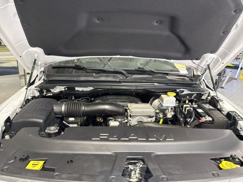 Used 2023 RAM 1500 Laramie AWD/4WD image 29