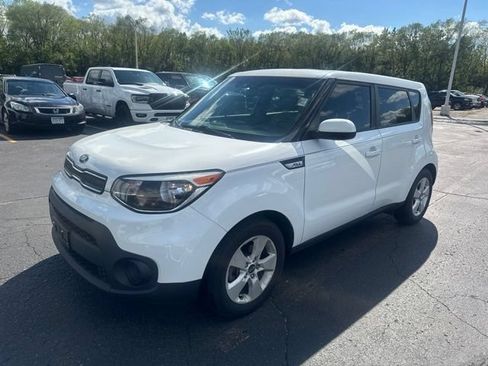 Used 2018 Kia Soul FWD image 3