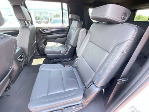 Used 2023 Chevrolet Suburban Z71 w/ Luxury Package AWD/4WD image 18