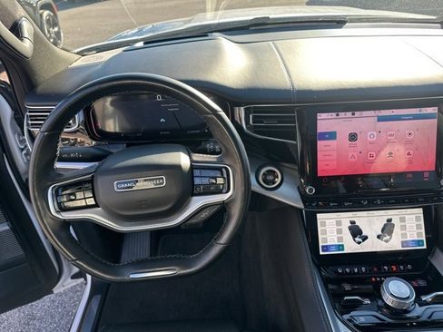 Used 2022 Jeep Grand Wagoneer Series I image 12