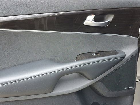 Used 2019 Kia Sorento EX w/ EX Touring Package image 19