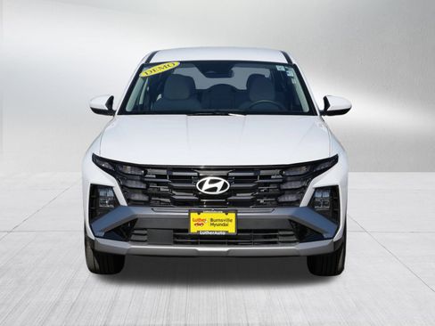 Certified 2025 Hyundai Tucson SE image 2