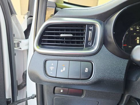 Used 2017 Kia Sorento EX FWD image 22