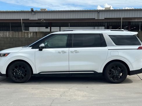 Used 2024 Kia Carnival SX Prestige image 6