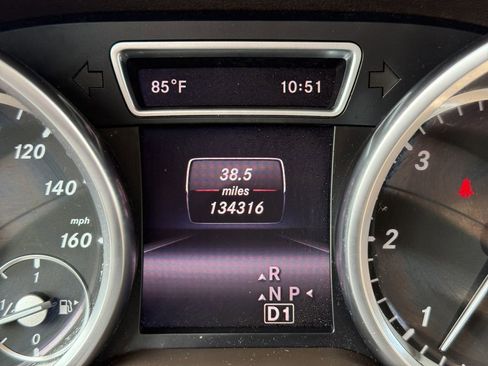 Used 2015 Mercedes-Benz ML 250 BlueTEC 4MATIC image 11