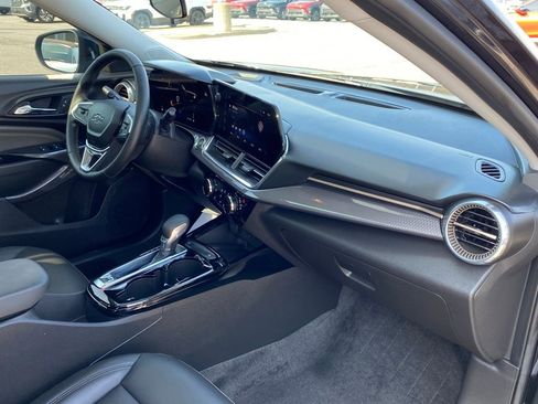 Used 2025 Chevrolet Trax ACTIV w/ Sunroof Package image 30