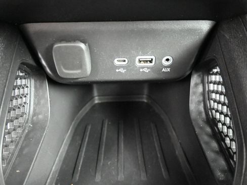 Used 2021 Chevrolet TrailBlazer LT w/ Premium Seating Package AWD/4WD image 20