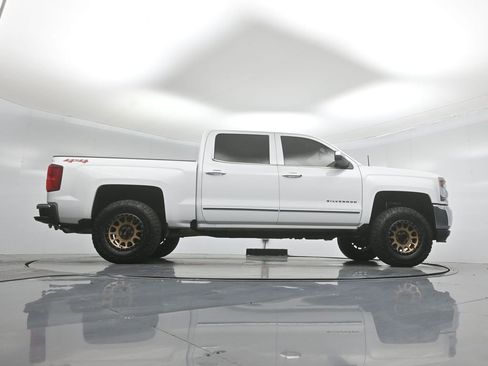 Used 2018 Chevrolet Silverado 1500 LTZ AWD/4WD image 43