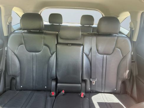 Used 2024 Kia Sorento S FWD image 14