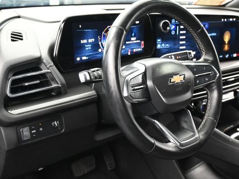 Used 2024 Chevrolet Traverse LT FWD image 15