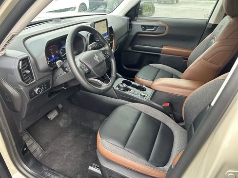 Used 2024 Ford Bronco Sport Outer Banks w/ Tech Package AWD/4WD image 11