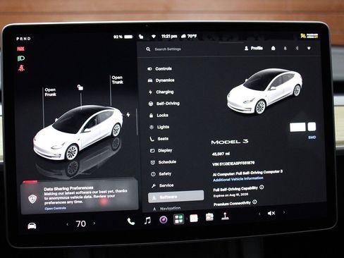Used 2023 Tesla Model 3 Standard Range RWD image 27