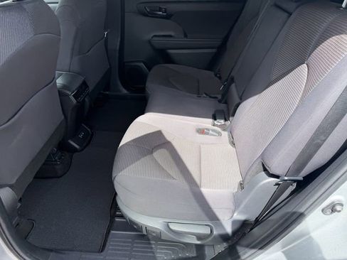 Certified 2024 Toyota Highlander LE AWD/4WD image 22