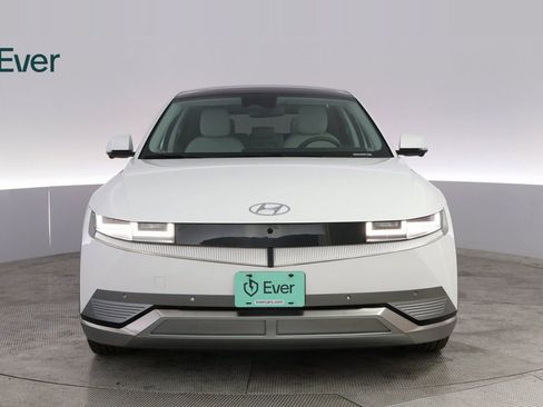 Used 2024 Hyundai Ioniq 5 Limited image 3