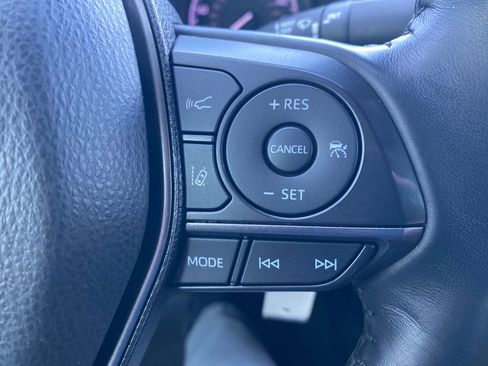 Used 2022 Toyota Camry SE FWD image 9