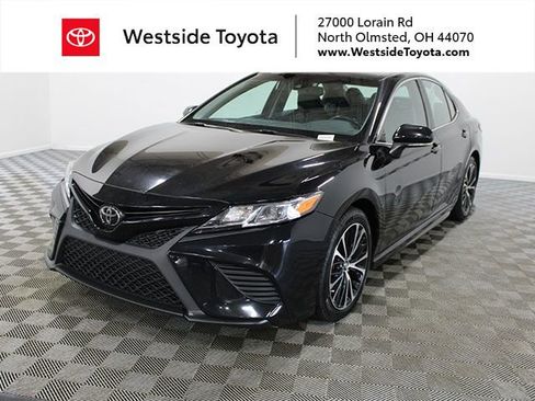 Used 2018 Toyota Camry SE w/ Moonroof Package image 1