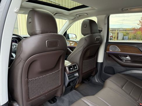 Used 2020 Mercedes-Benz GLE 350 4MATIC w/ AMG Line Exterior image 13