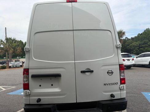 Used 2021 Nissan NV 2500 SV RWD image 33