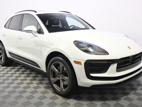 Used 2022 Porsche Macan AWD/4WD image 8