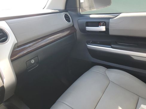 Used 2014 Toyota Tundra Limited w/ Limited Premium Package image 22