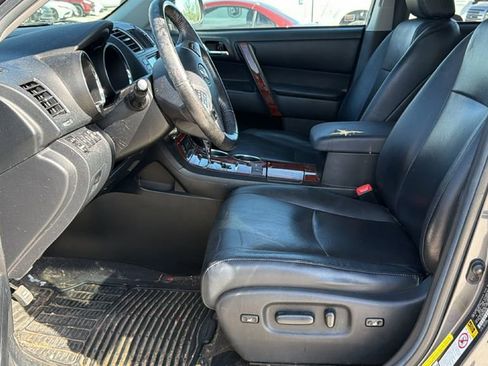 Used 2012 Toyota Highlander Limited w/ Tow Pkg image 12